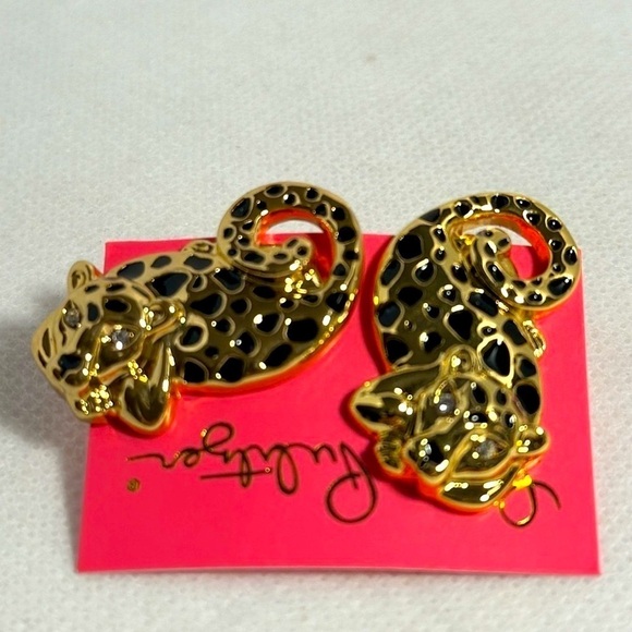 Lilly Pulitzer Gold Leopard Hinged Cuff Bracelet and Matching Post Earrings- NWT - Picture 6 of 7